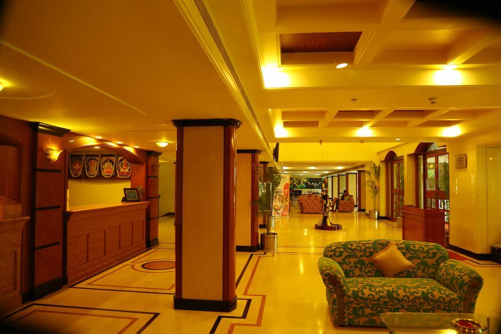 Kences Hotel -Opp Apsrtc Bus Stand Tirupati Exterior foto