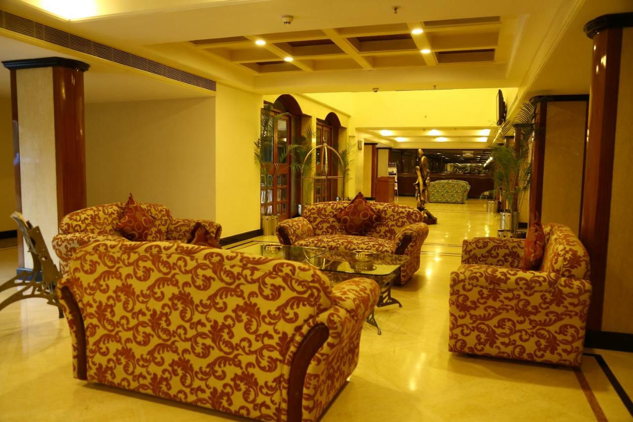 Kences Hotel -Opp Apsrtc Bus Stand Tirupati Exterior foto